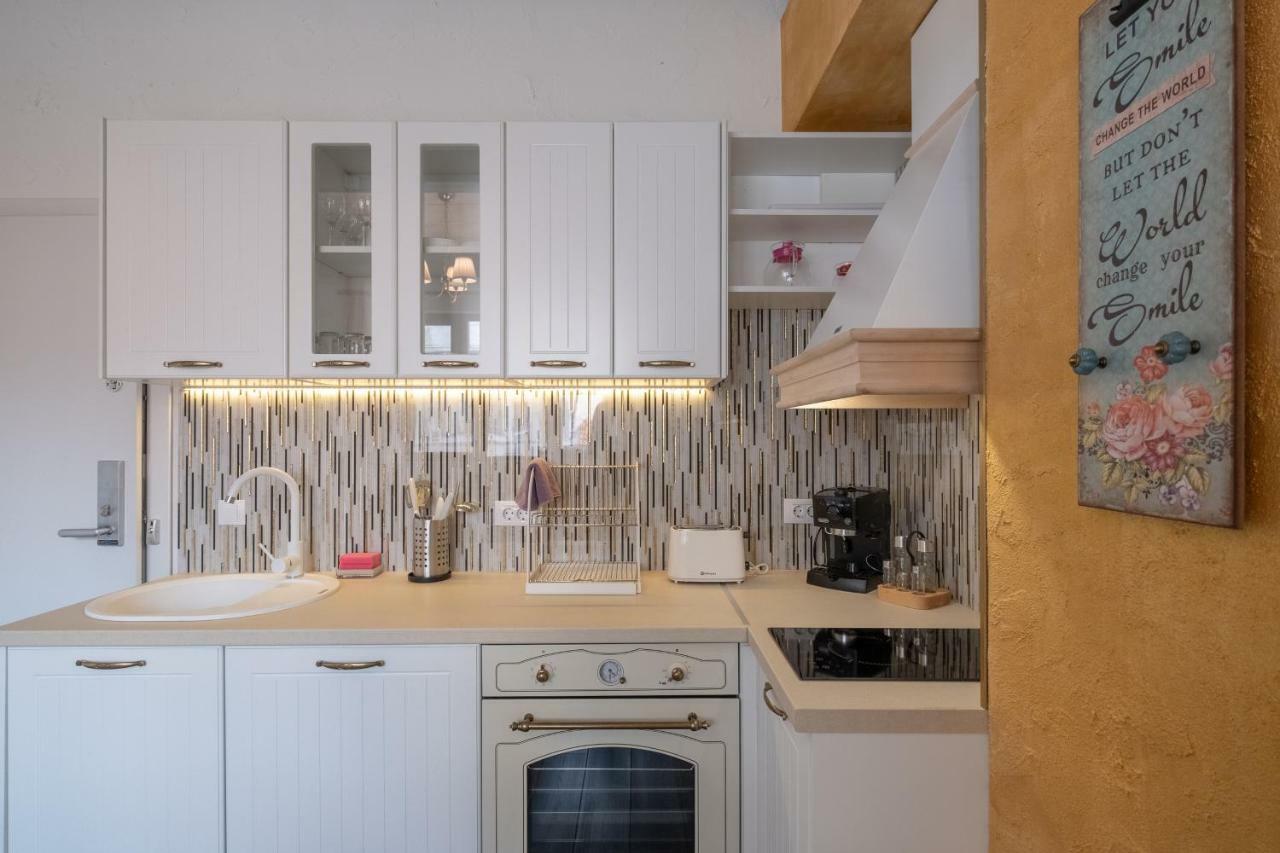 1-Bedroom Designer Apartment On Hristo Belchev Str Sofia Extérieur photo